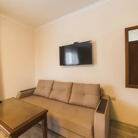 Zhanna Park Aparthotel Truskavec