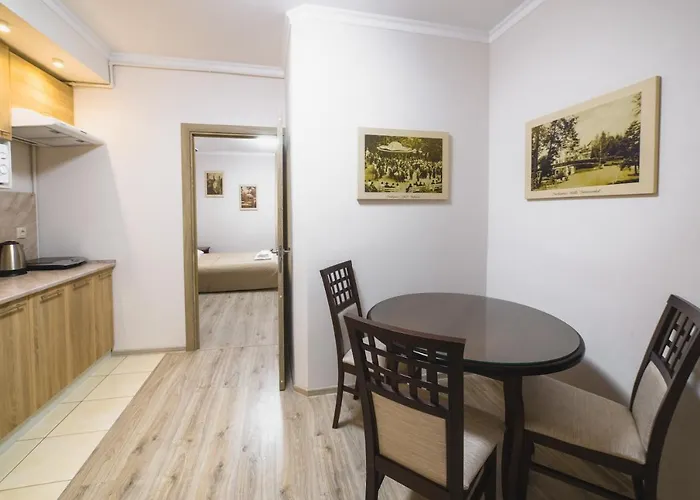 Aparthotel Zhanna Park 3*